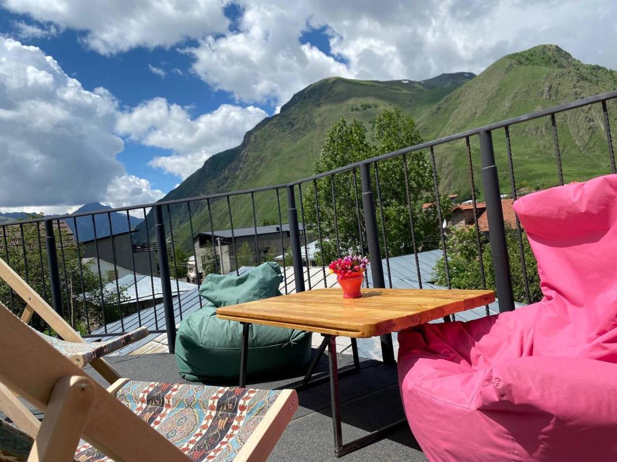 Hotel Four Season In Kazbegi Esterno foto